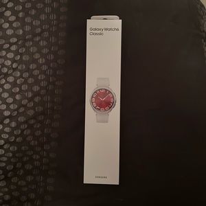 NEW! Samsung Galaxy Watch6 Classic Silver 43mm GPS, Wi-Fi, Bluetooth, LTE $449
